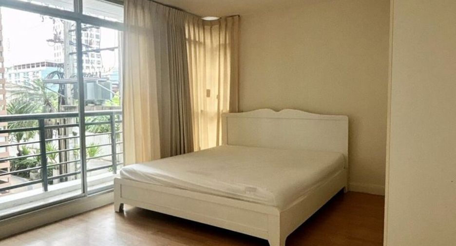 À louer 2 chambres condo à Phra Khanong, Bangkok