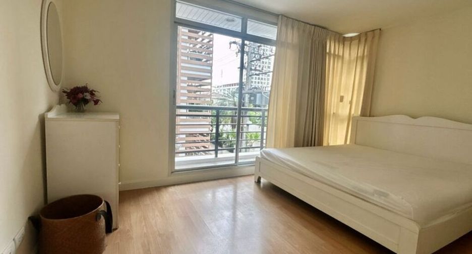 À louer 2 chambres condo à Phra Khanong, Bangkok