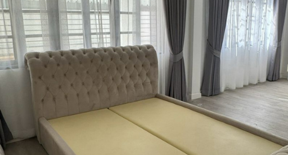 À louer 4 chambres maison à Mueang Samut Prakan, Samut Prakan