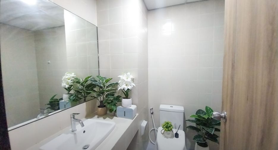 Condo en venta de 2 habitaciones en Bang Kapi, Bangkok
