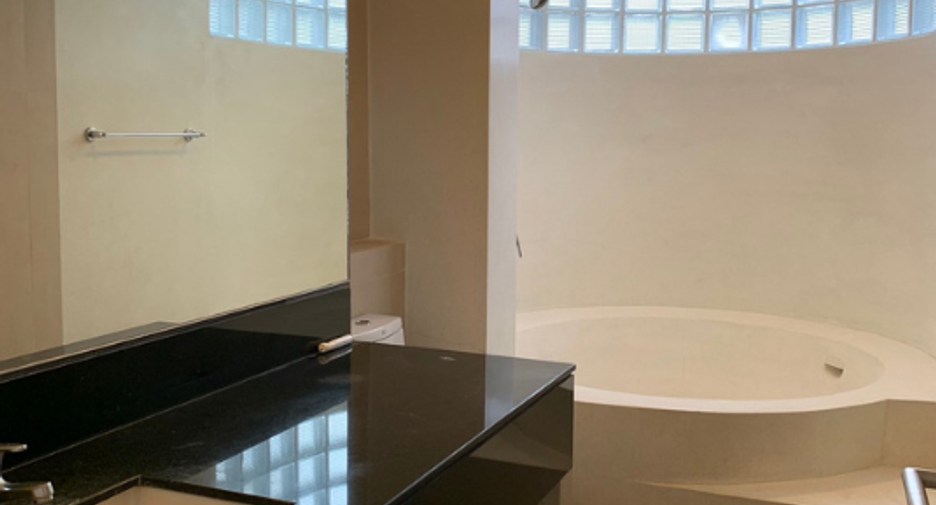 Wohnung zur Miete mit 4 Zimmer in Watthana, Bangkok