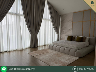 For rent 3 bedrooms townhouse in Phra Khanong, Bangkok