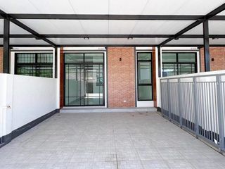 Casa en venta de 2 habitaciones en Si Racha, Chonburi