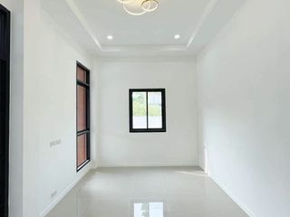 Casa en venta de 2 habitaciones en Si Racha, Chonburi