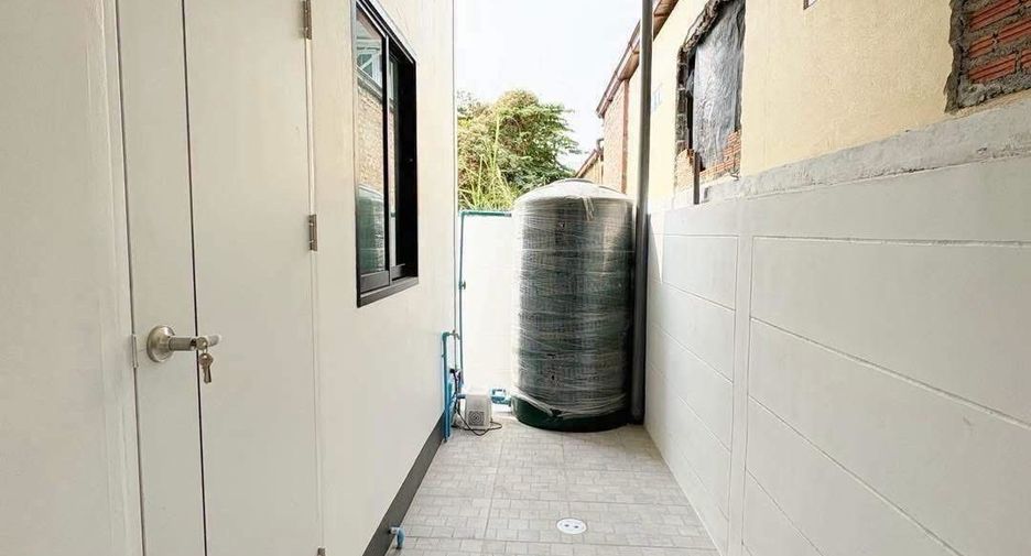 Casa en venta de 2 habitaciones en Si Racha, Chonburi