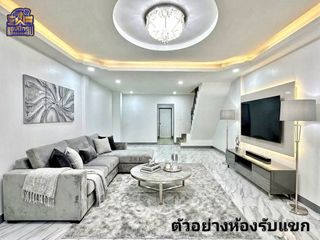 出售 2 卧室 联排别墅 在 Si Racha, Chon Buri