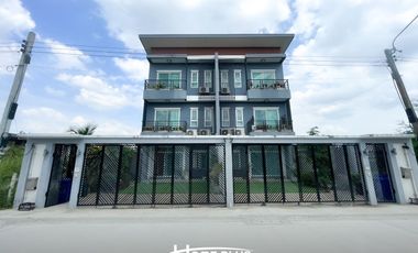 À louer et à vendre 5 chambres maison à Bang Kapi, Bangkok