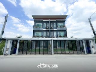 For rent and for sale 5 bedrooms house in Bang Kapi, Bangkok