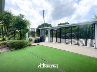 For rent and for sale 5 bedrooms house in Bang Kapi, Bangkok