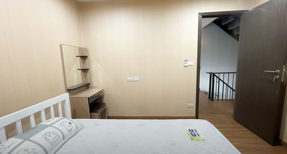 À louer et à vendre 5 chambres maison à Bang Kapi, Bangkok