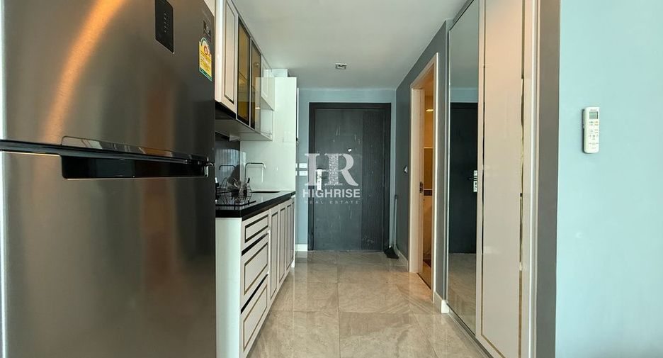 For sale studio condo in Bang Lamung, Chonburi