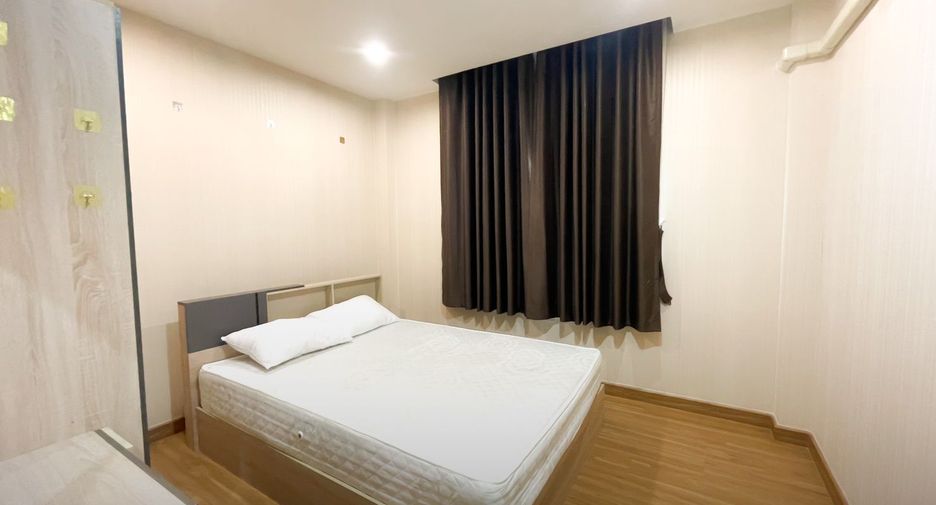 À louer et à vendre 5 chambres maison à Bang Kapi, Bangkok