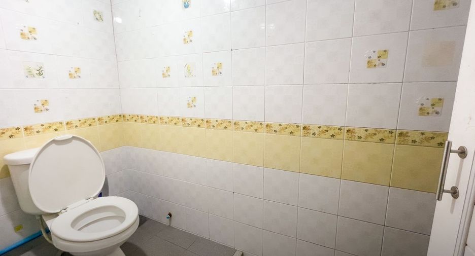 For sale 2 bedrooms townhouse in Lat Krabang, Bangkok