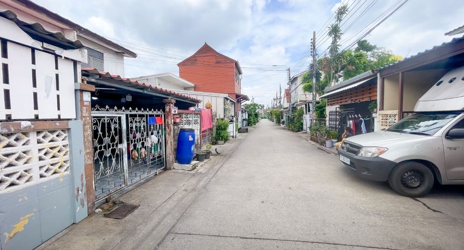 For sale 2 bedrooms townhouse in Lat Krabang, Bangkok
