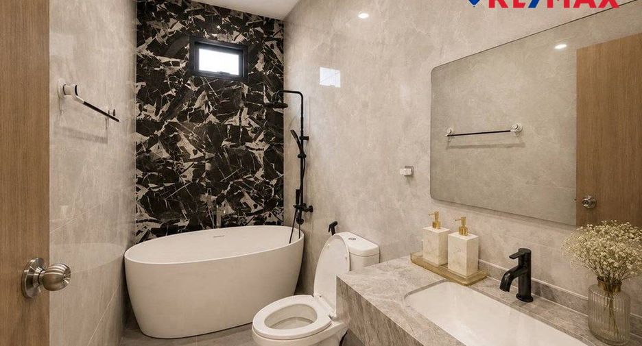For rent 3 bedrooms house in Bang Lamung, Chonburi