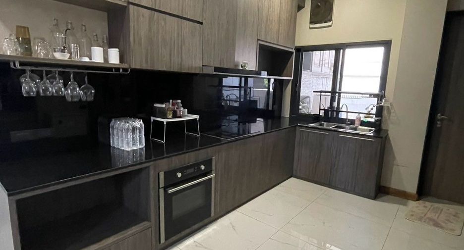 Casa en venta de 5 habitaciones en Doi Saket, Chiang Mai
