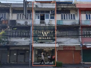 Local comercial en venta de 2 habitaciones en Watthana, Bangkok
