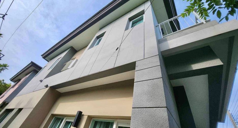 For sale 3 bedrooms house in Lak Si, Bangkok