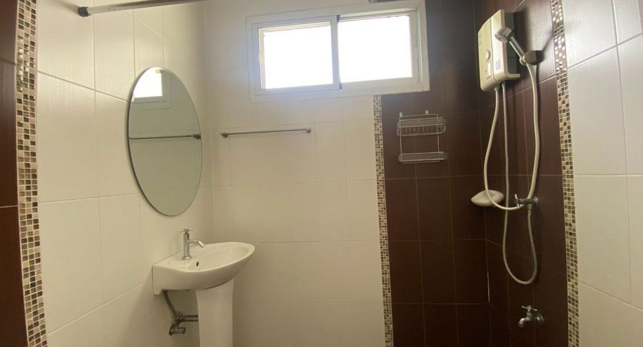 For rent and for sale 4 bedrooms house in Mueang Chiang Mai, Chiang Mai