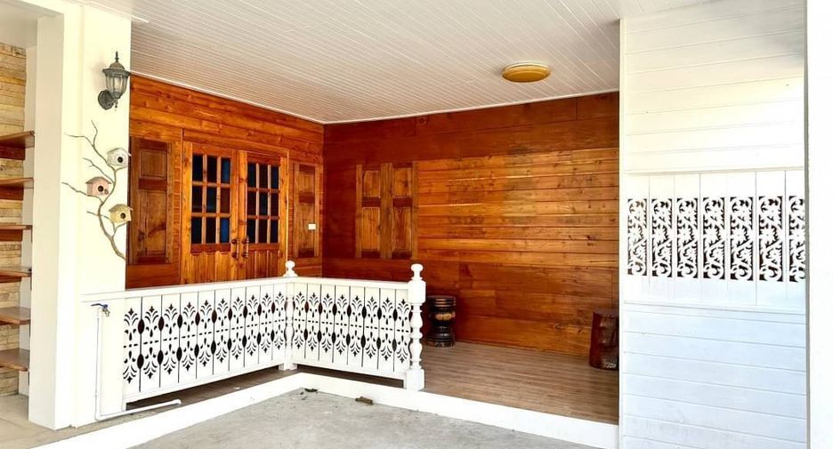 For rent 4 bedrooms house in Mueang Chiang Mai, Chiang Mai