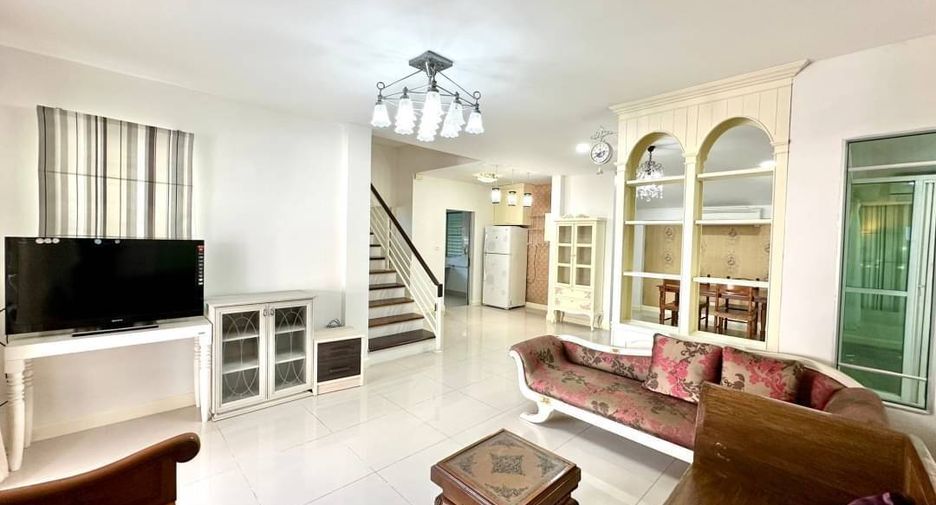 For rent 4 bedrooms house in Mueang Chiang Mai, Chiang Mai