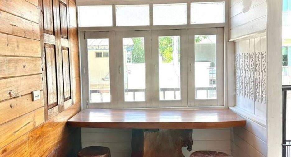 For rent 4 bedrooms house in Mueang Chiang Mai, Chiang Mai