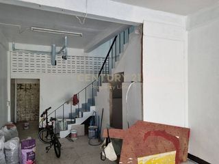 For rent 2 bedrooms retail Space in Watthana, Bangkok