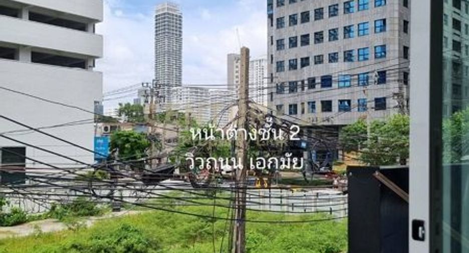 For rent 2 bedrooms retail Space in Watthana, Bangkok