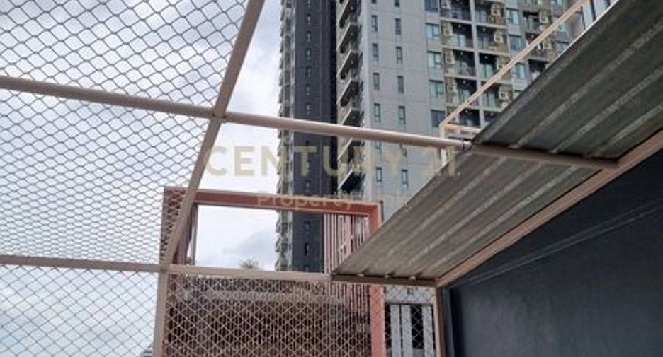 For rent 2 bedrooms retail Space in Watthana, Bangkok