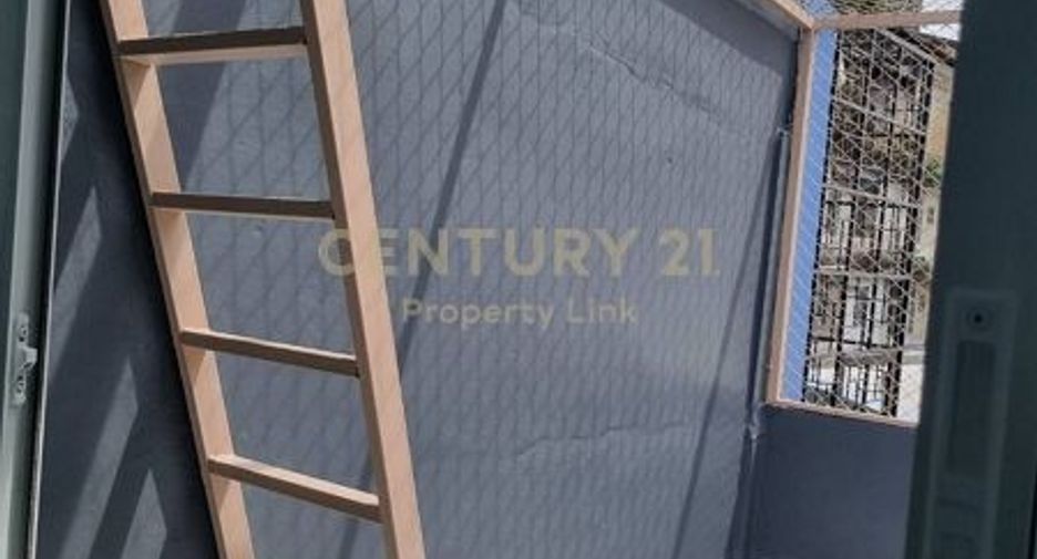 For rent 2 bedrooms retail Space in Watthana, Bangkok