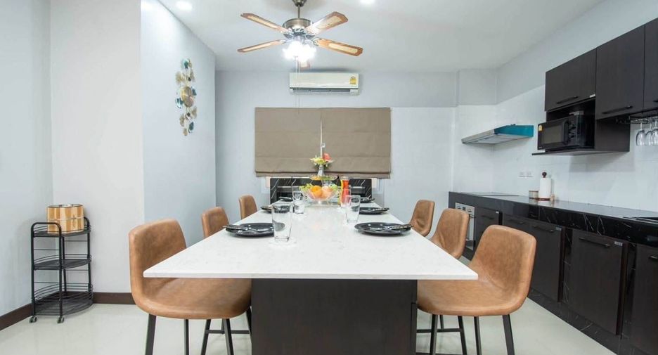 Casa en alquiler de 6 habitaciones en Bang Lamung, Chonburi