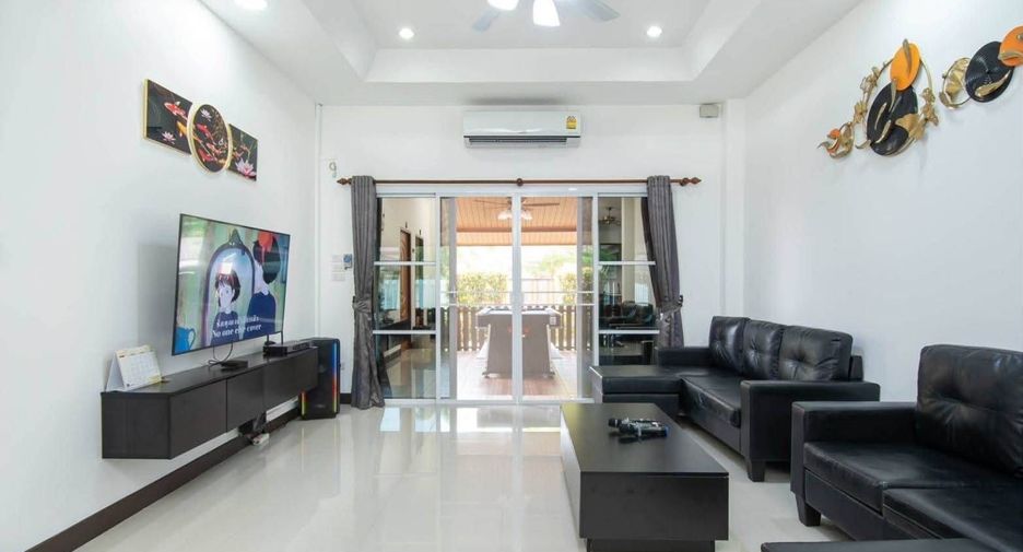 Casa en alquiler de 6 habitaciones en Bang Lamung, Chonburi