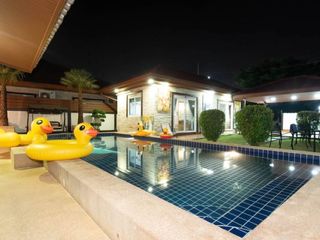 Casa en alquiler de 6 habitaciones en Bang Lamung, Chonburi