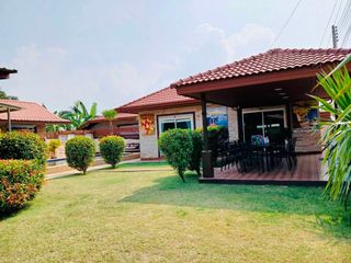 Casa en alquiler de 6 habitaciones en Bang Lamung, Chonburi