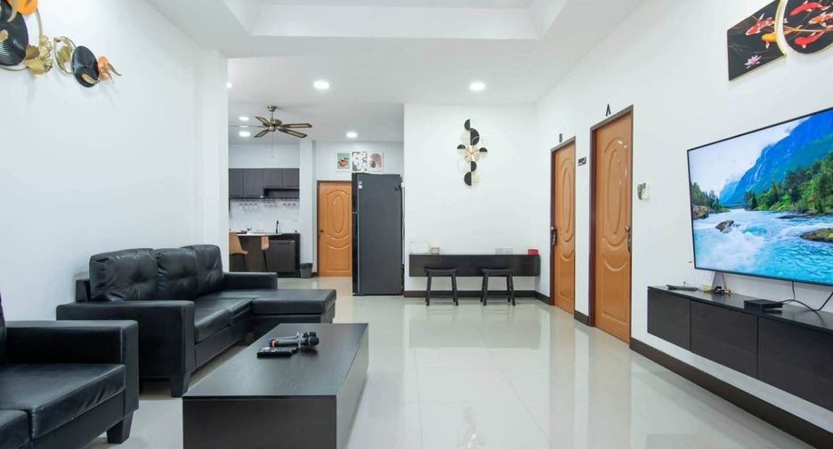 Casa en alquiler de 6 habitaciones en Bang Lamung, Chonburi