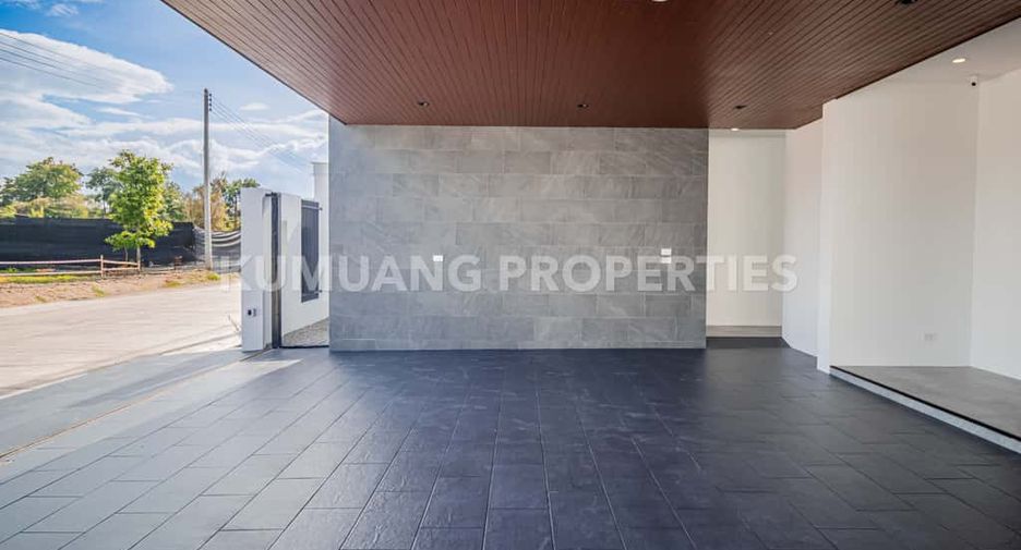 For rent 5 bedrooms house in Mueang Chiang Mai, Chiang Mai