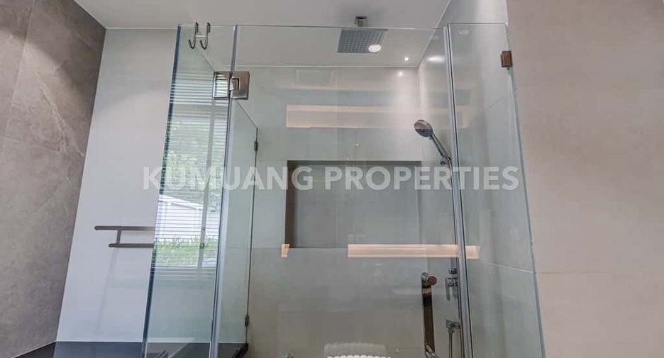 For rent 5 bedrooms house in Mueang Chiang Mai, Chiang Mai