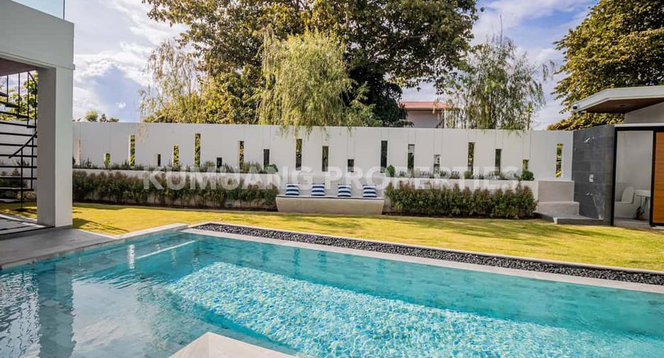 For rent 5 bedrooms house in Mueang Chiang Mai, Chiang Mai