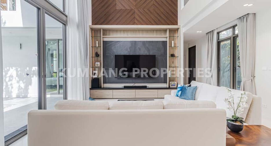 For rent 5 bedrooms house in Mueang Chiang Mai, Chiang Mai