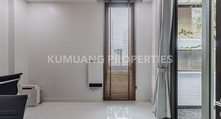 For rent 5 bedrooms house in Mueang Chiang Mai, Chiang Mai