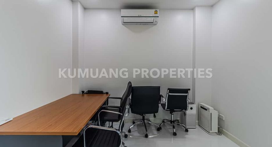 For rent 5 bedrooms house in Mueang Chiang Mai, Chiang Mai