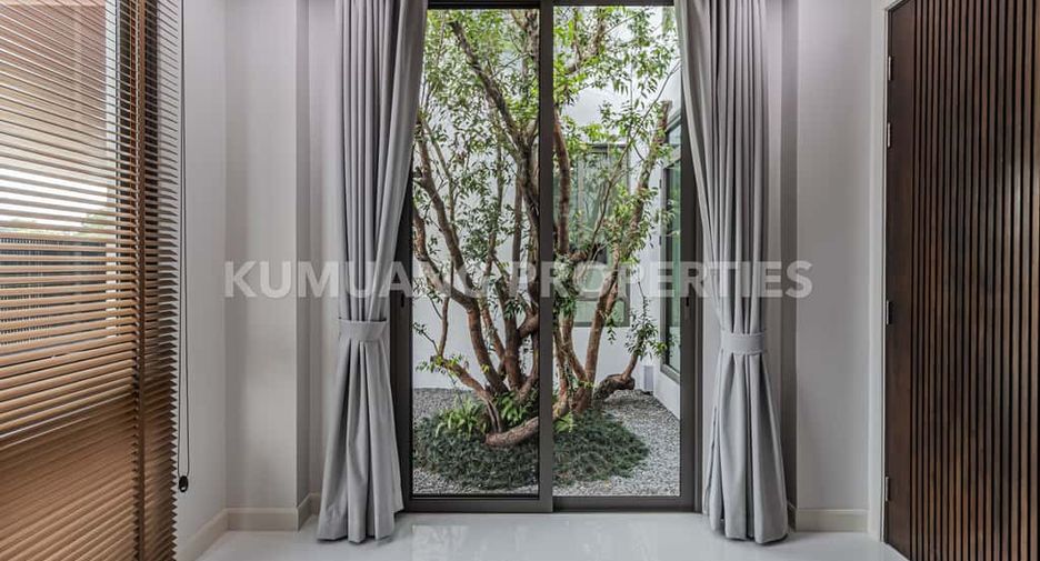 For rent 5 bedrooms house in Mueang Chiang Mai, Chiang Mai