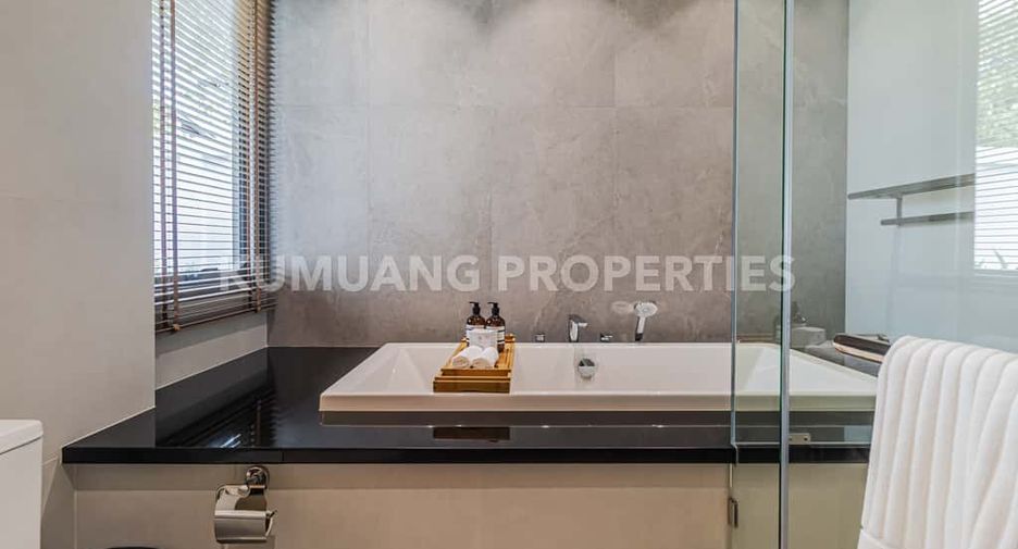 For rent 5 bedrooms house in Mueang Chiang Mai, Chiang Mai