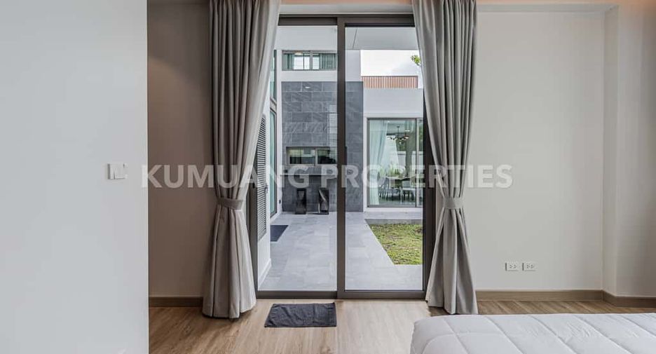 For rent 5 bedrooms house in Mueang Chiang Mai, Chiang Mai