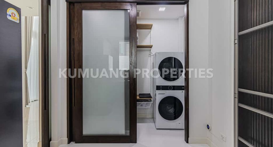 For rent 5 bedrooms house in Mueang Chiang Mai, Chiang Mai