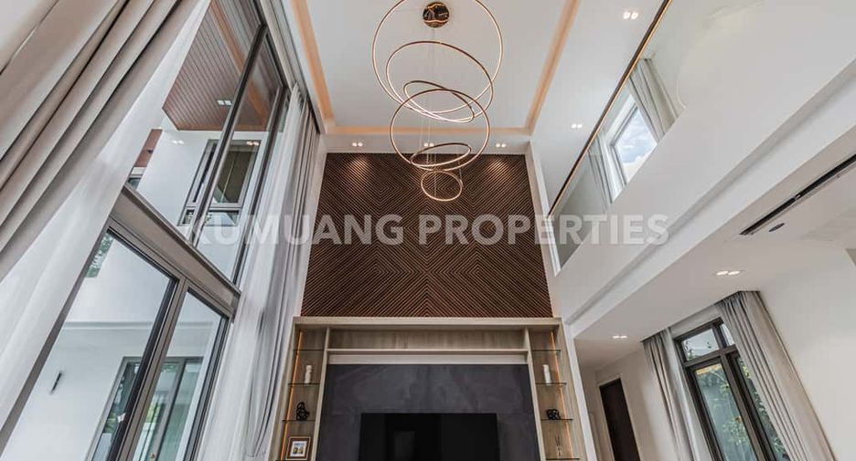 For rent 5 bedrooms house in Mueang Chiang Mai, Chiang Mai