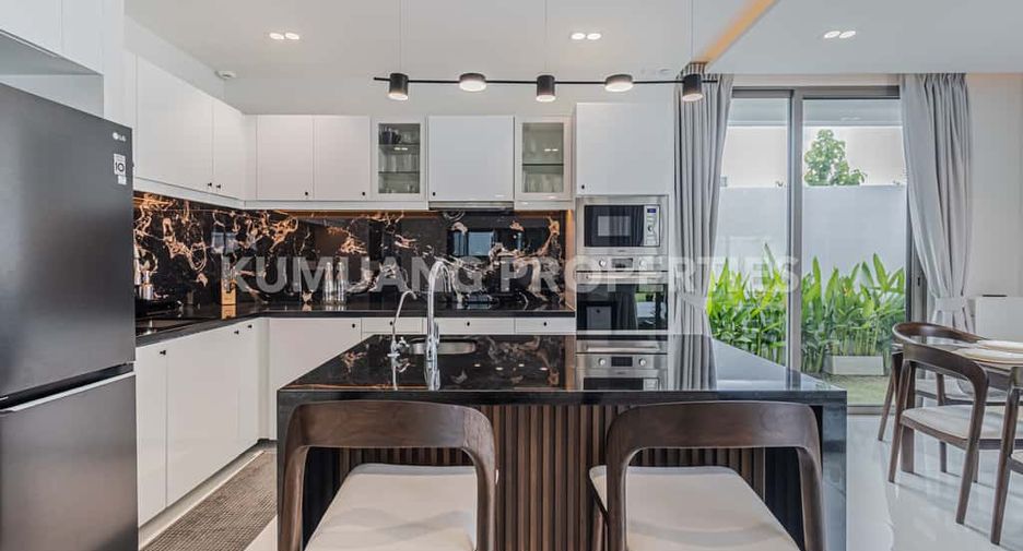 For rent 5 bedrooms house in Mueang Chiang Mai, Chiang Mai
