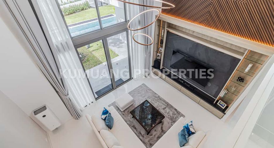 For rent 5 bedrooms house in Mueang Chiang Mai, Chiang Mai