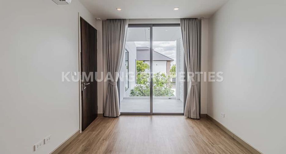 For rent 5 bedrooms house in Mueang Chiang Mai, Chiang Mai