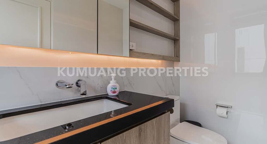 For rent 5 bedrooms house in Mueang Chiang Mai, Chiang Mai